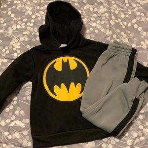 Batman hoodie and sweatpants size 5